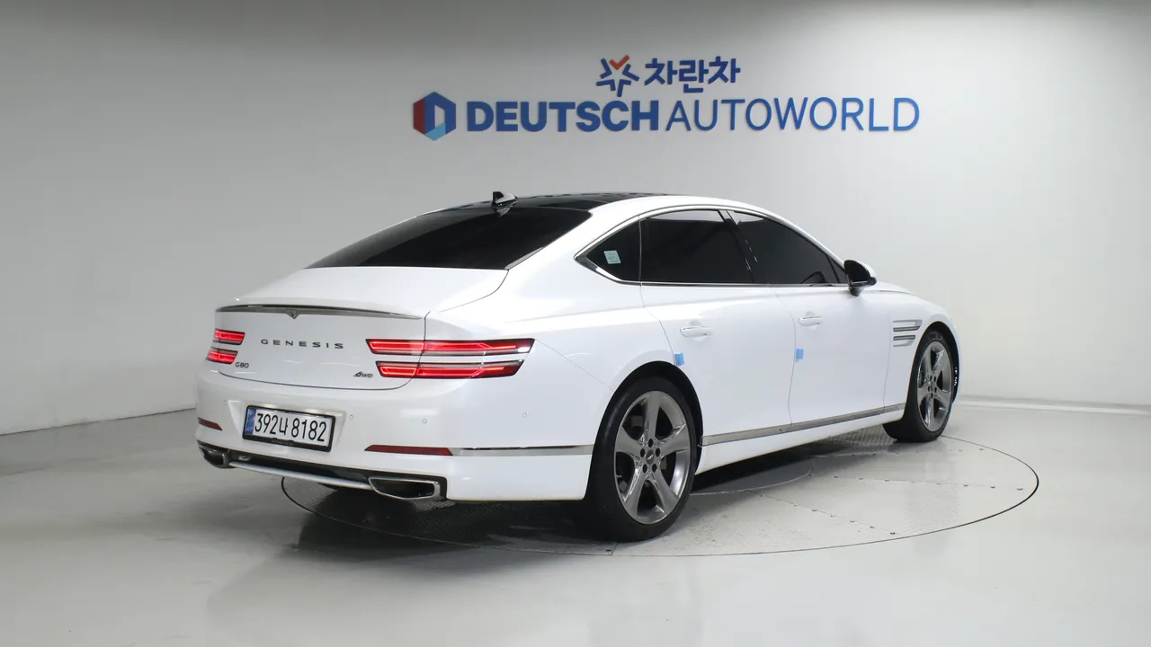 Genesis G80 — miniaturë 2