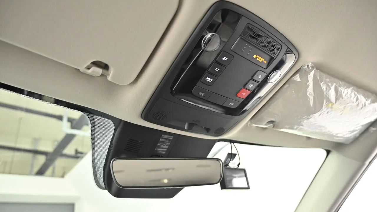 Kia Carnival — miniaturë 18