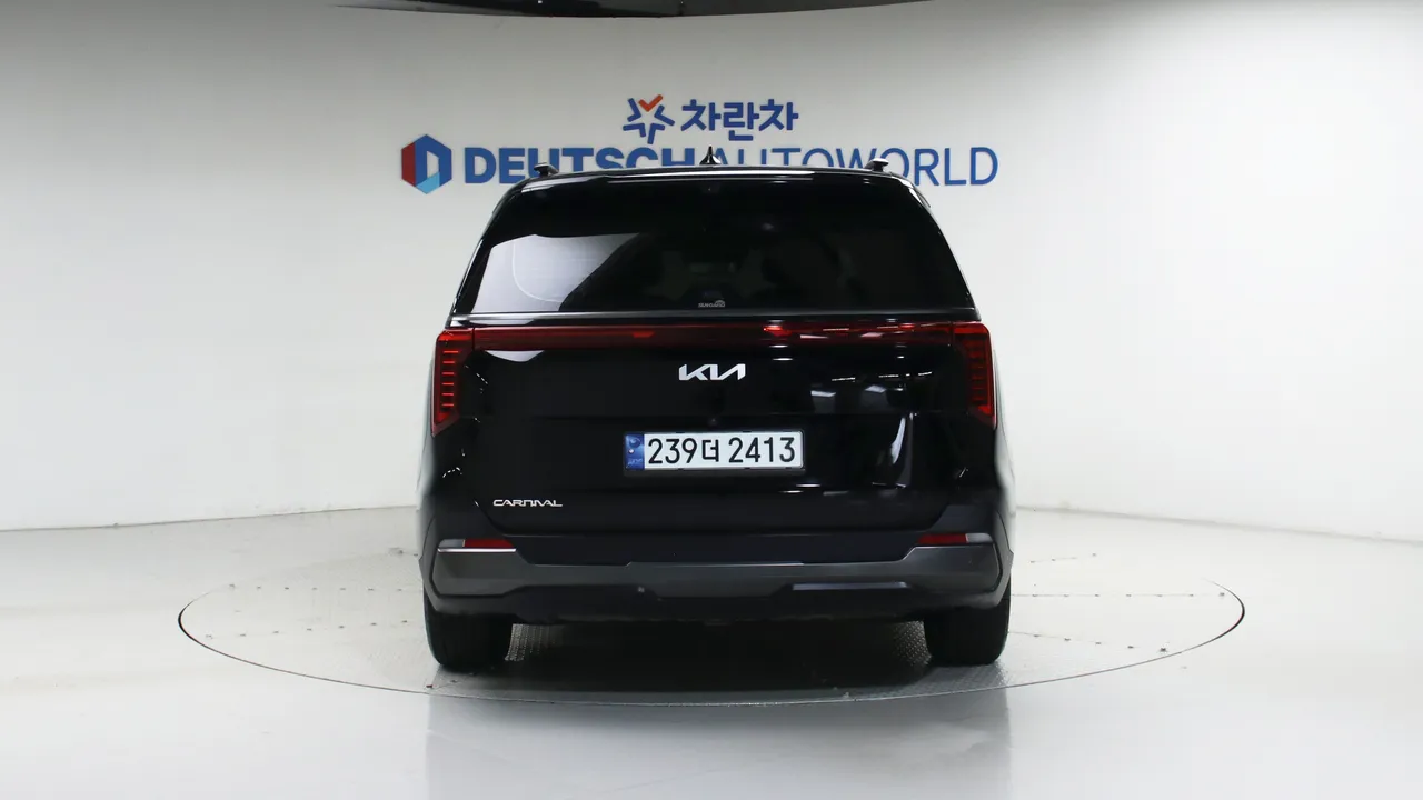Kia Carnival — miniaturë 4