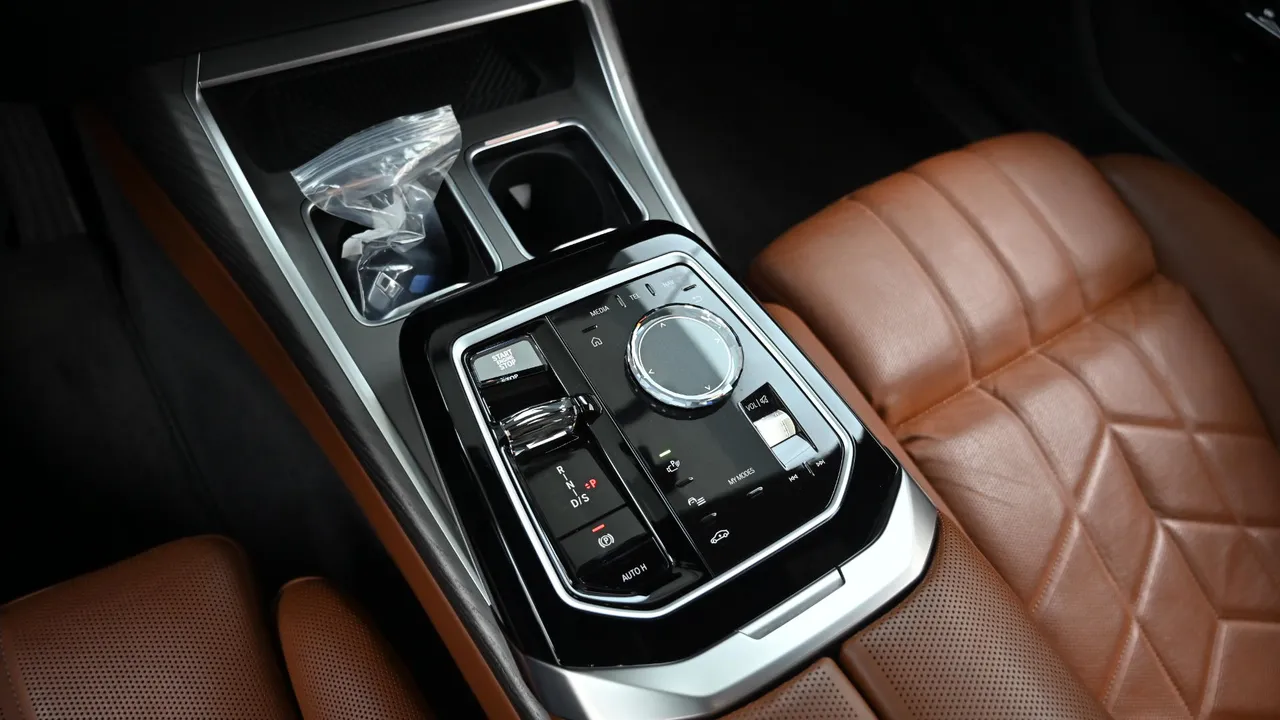 BMW 7er — miniaturë 9