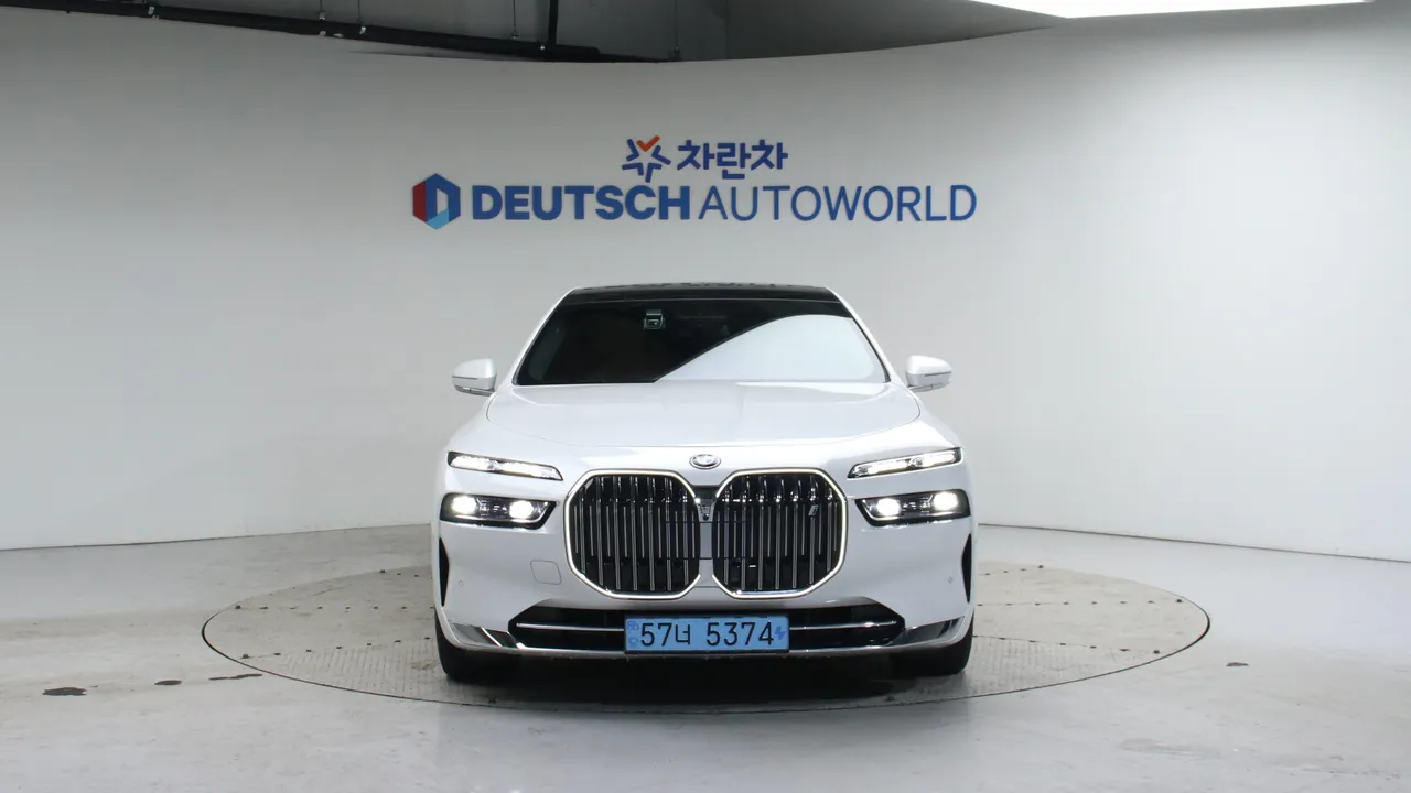 BMW i7 — miniaturë 3