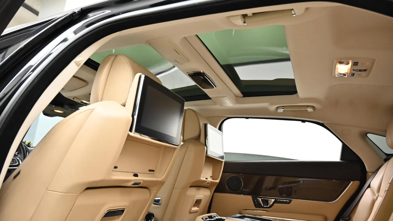 Jaguar XJ — miniaturë 18