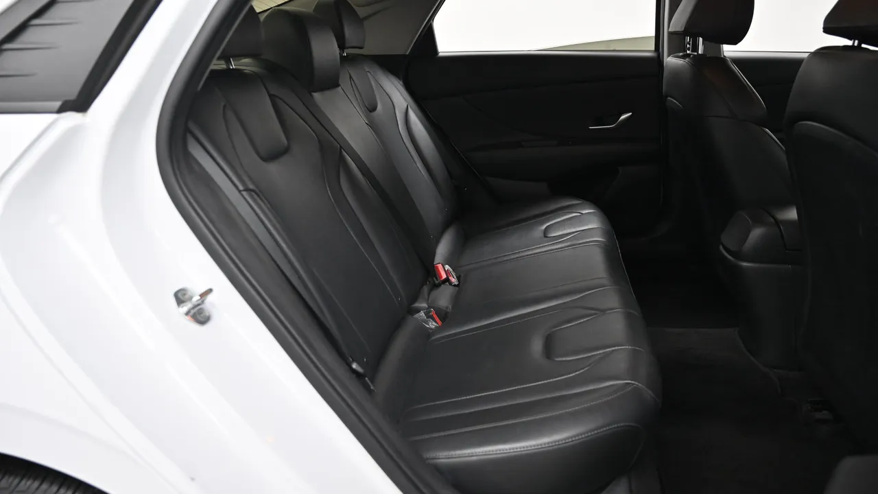 Hyundai Avante — miniaturë 12