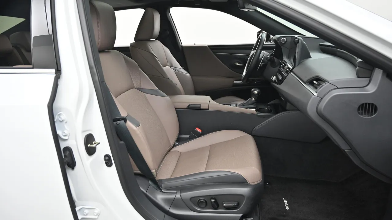 Пакет дизайну Lexus ES 7-го покоління 300h F-Sport