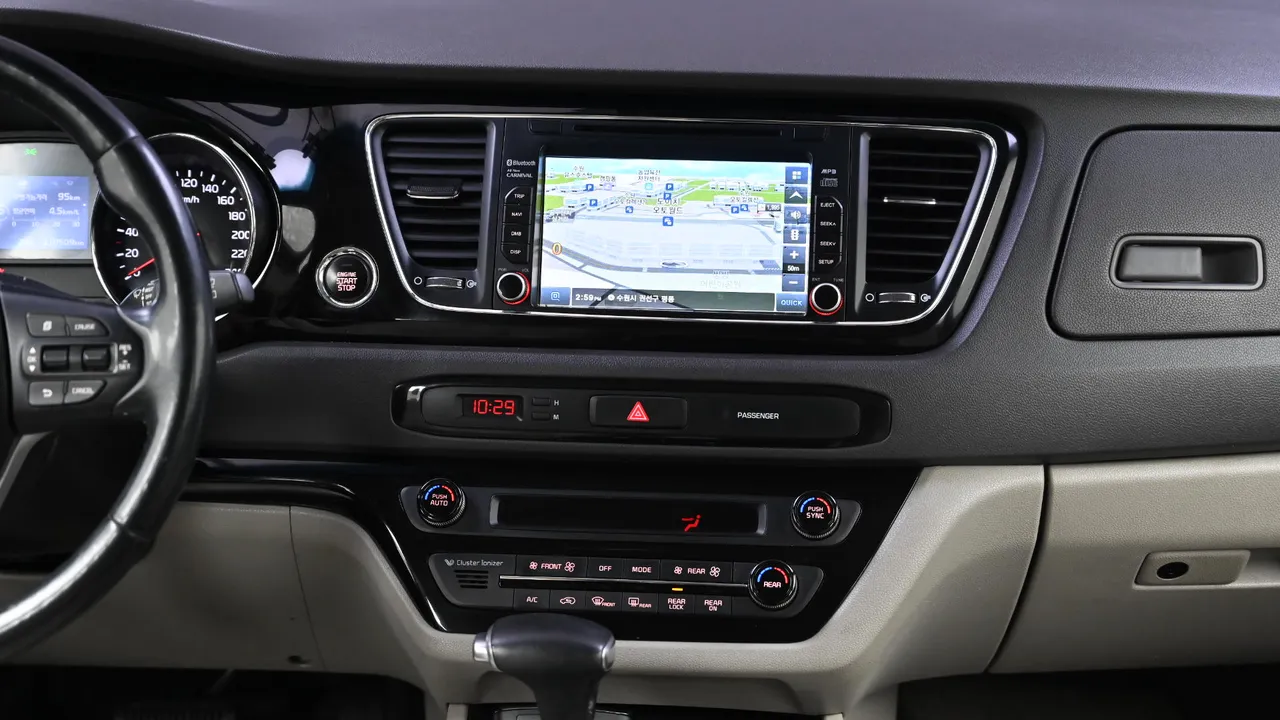 Kia Carnival — miniaturë 14