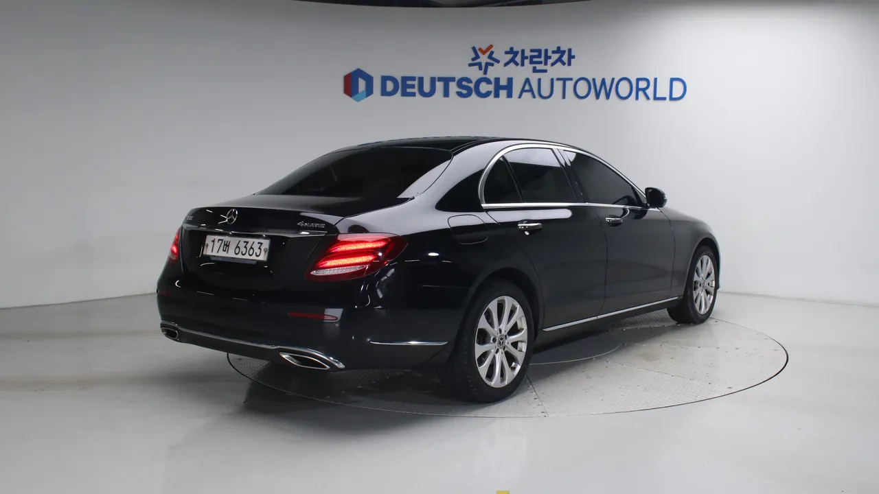 Mercedes-Benz E-klasse — miniaturë 2