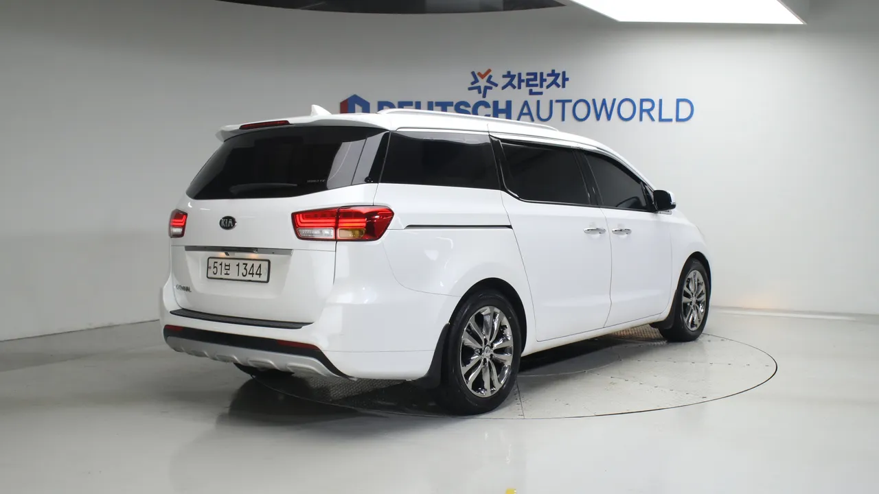 Kia Carnival — miniaturë 2