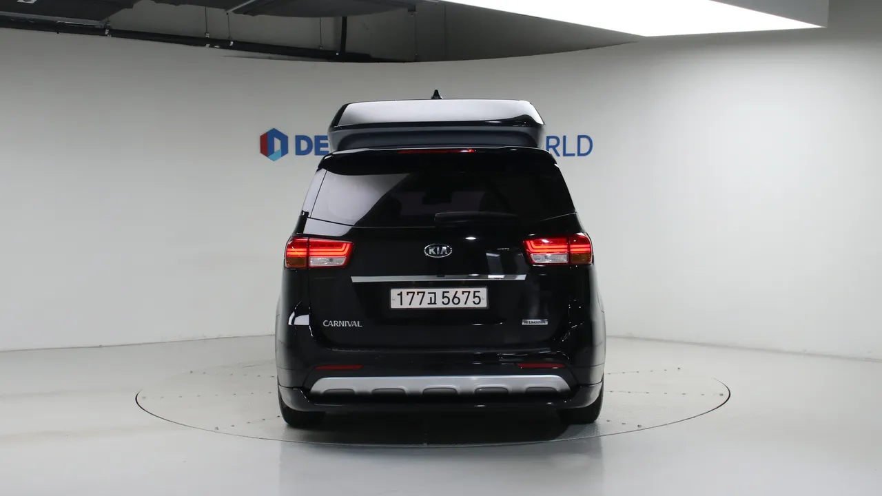 Kia Carnival — miniaturë 4
