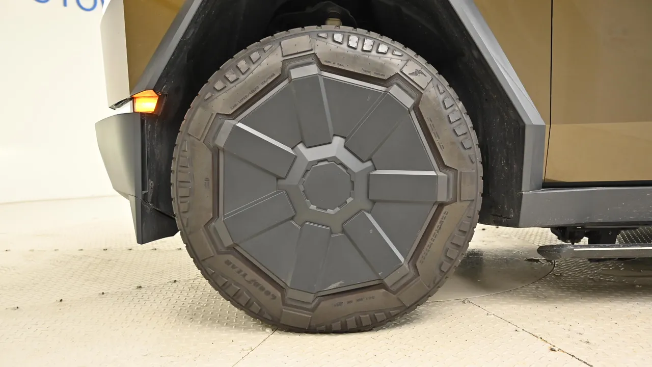 Tesla Cybertruck — miniaturë 5