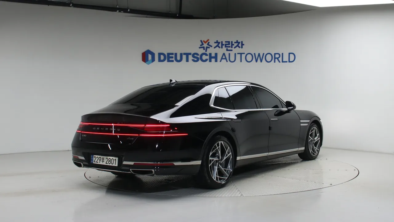 Genesis G90 — miniaturë 2