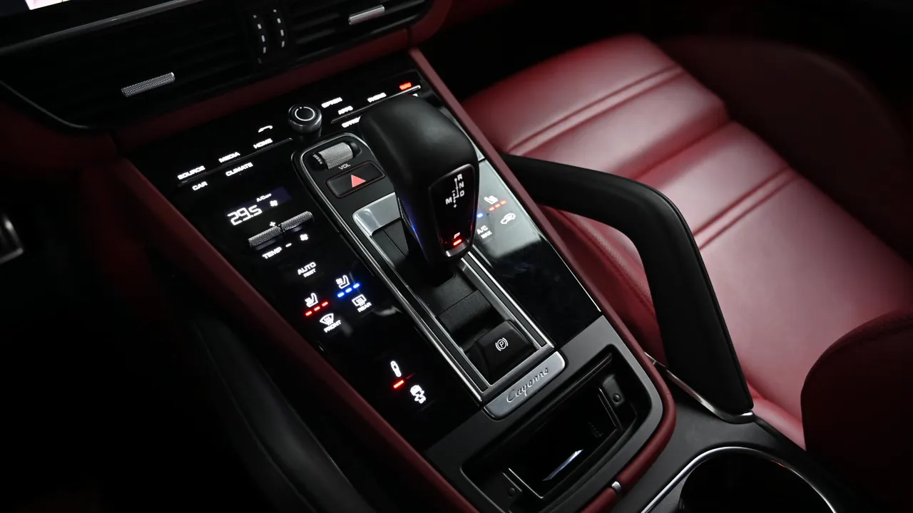 Porsche Cayenne — miniaturë 9