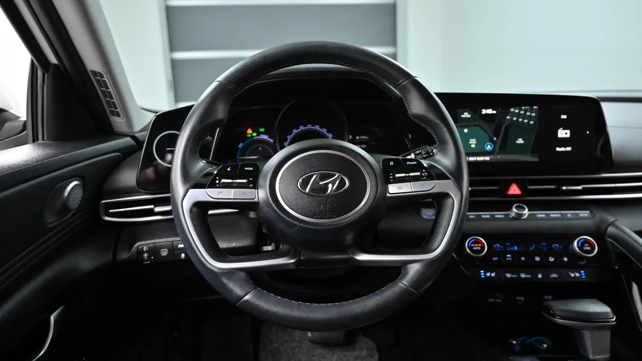 Hyundai Avante — miniaturë 13