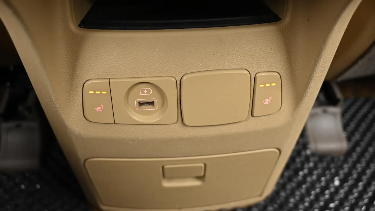 Kia Carnival — miniaturë 16
