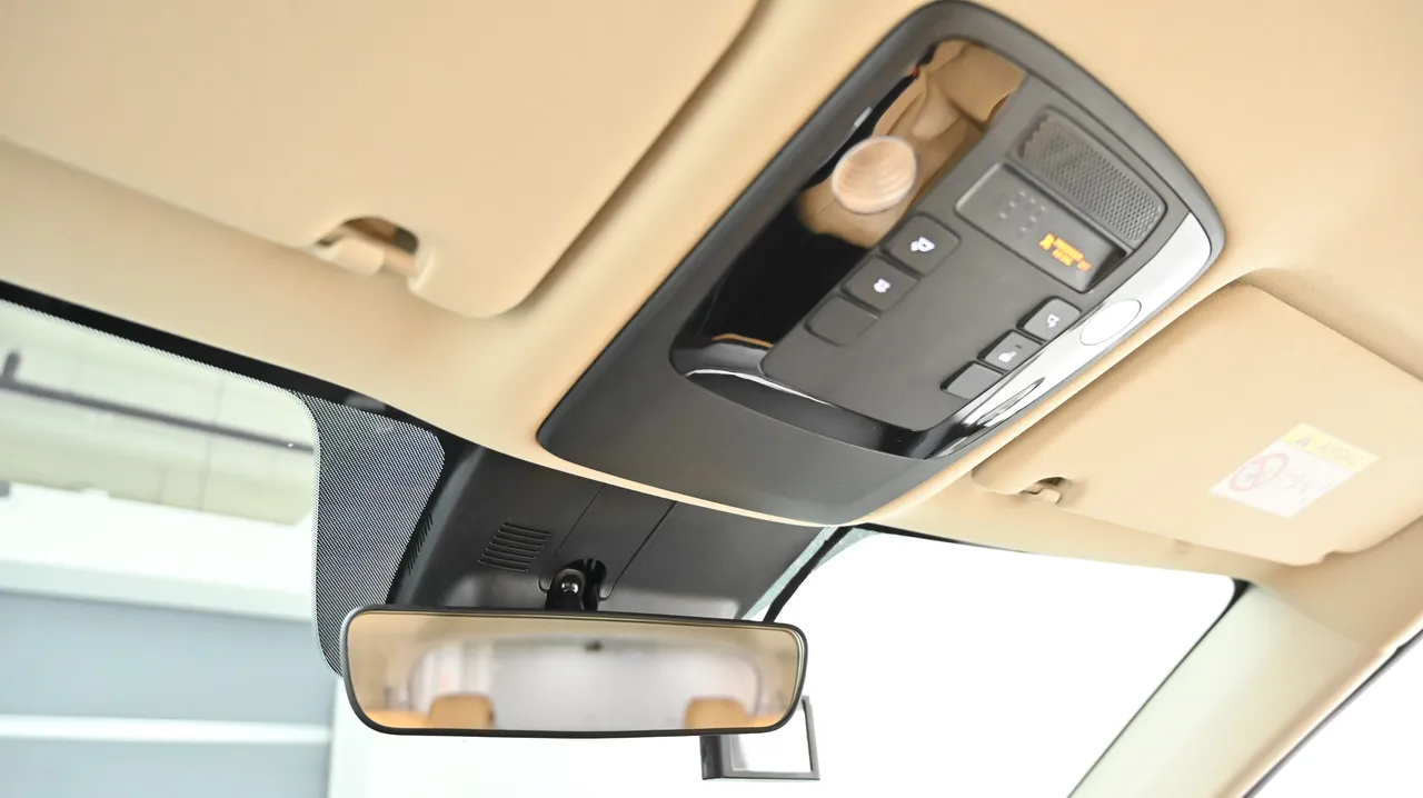 Kia Carnival — miniaturë 18