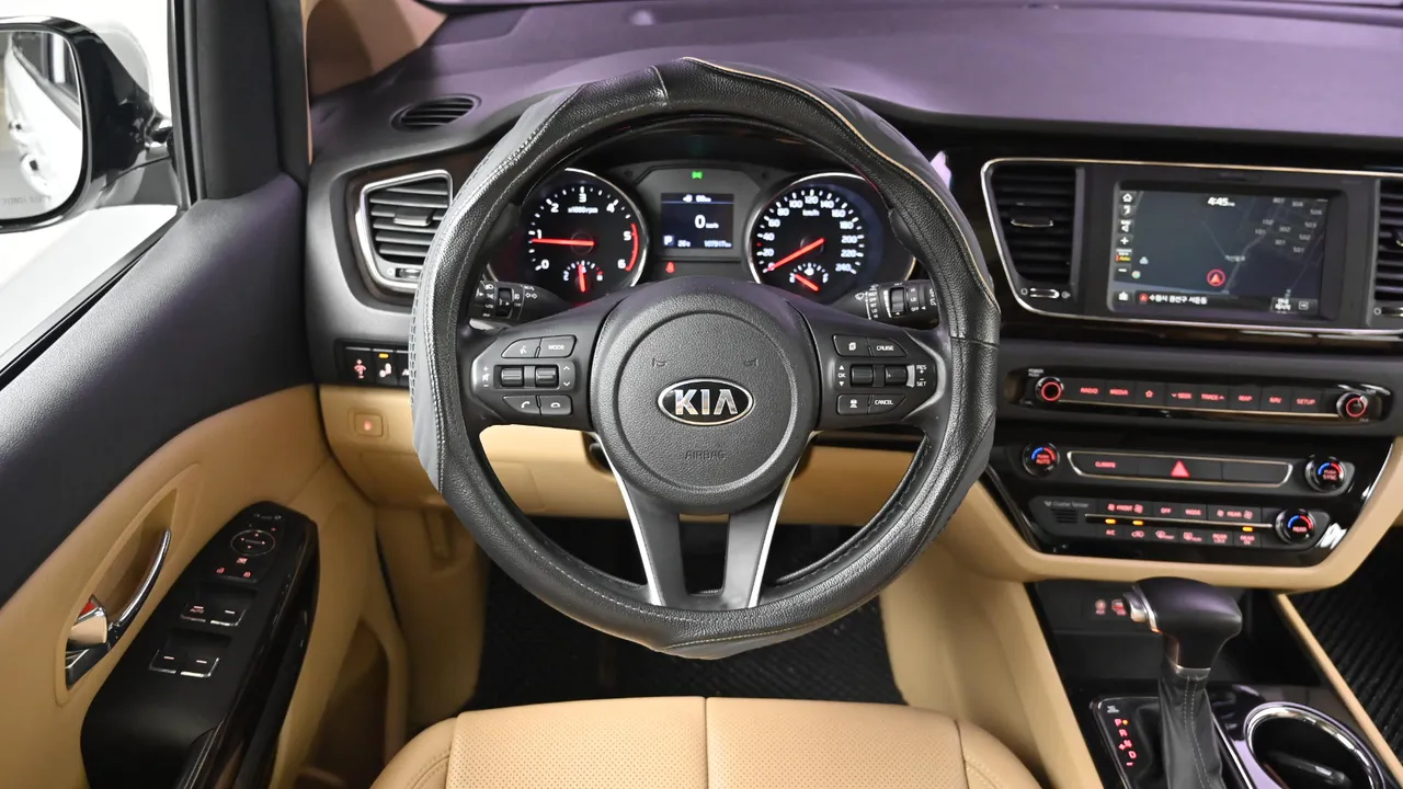 Kia Carnival — miniaturë 13