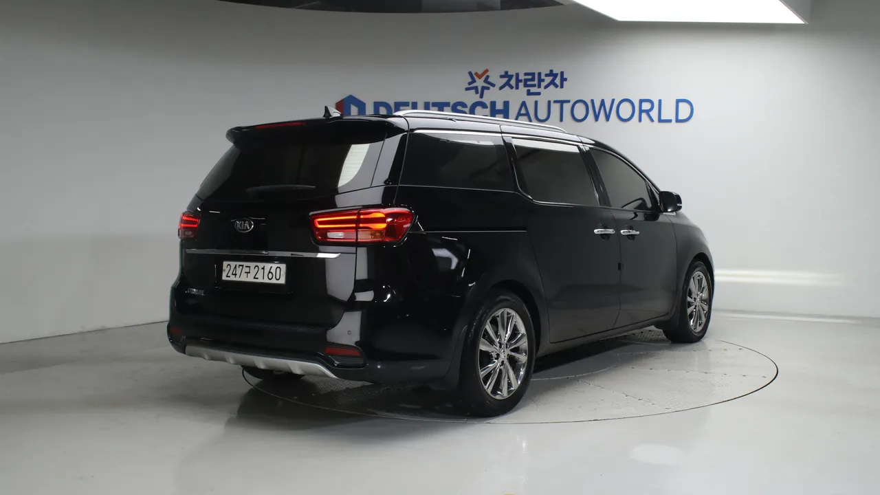 Kia Carnival — miniaturë 2