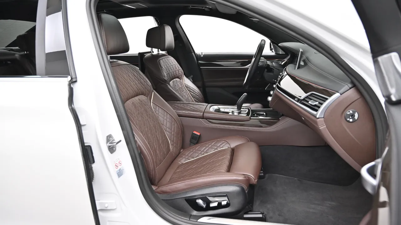 BMW 7er — miniaturë 10