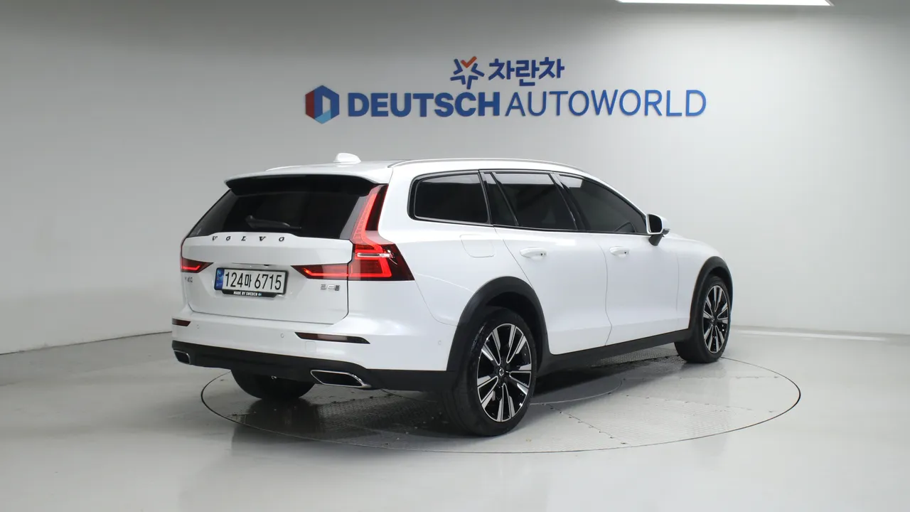 Volvo V60 Cross Country 2nd Generation B5 Pro AWD