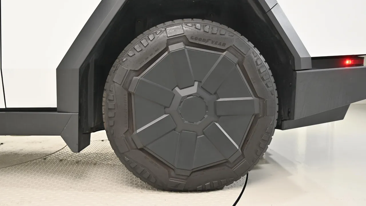 Tesla Cybertruck — miniaturë 5