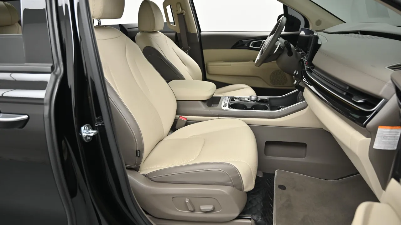 Kia Carnival — miniaturë 10