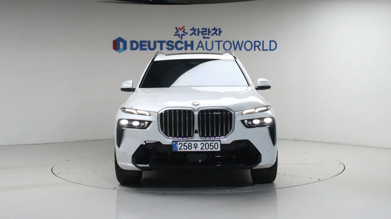 BMW X7 — miniaturë 3
