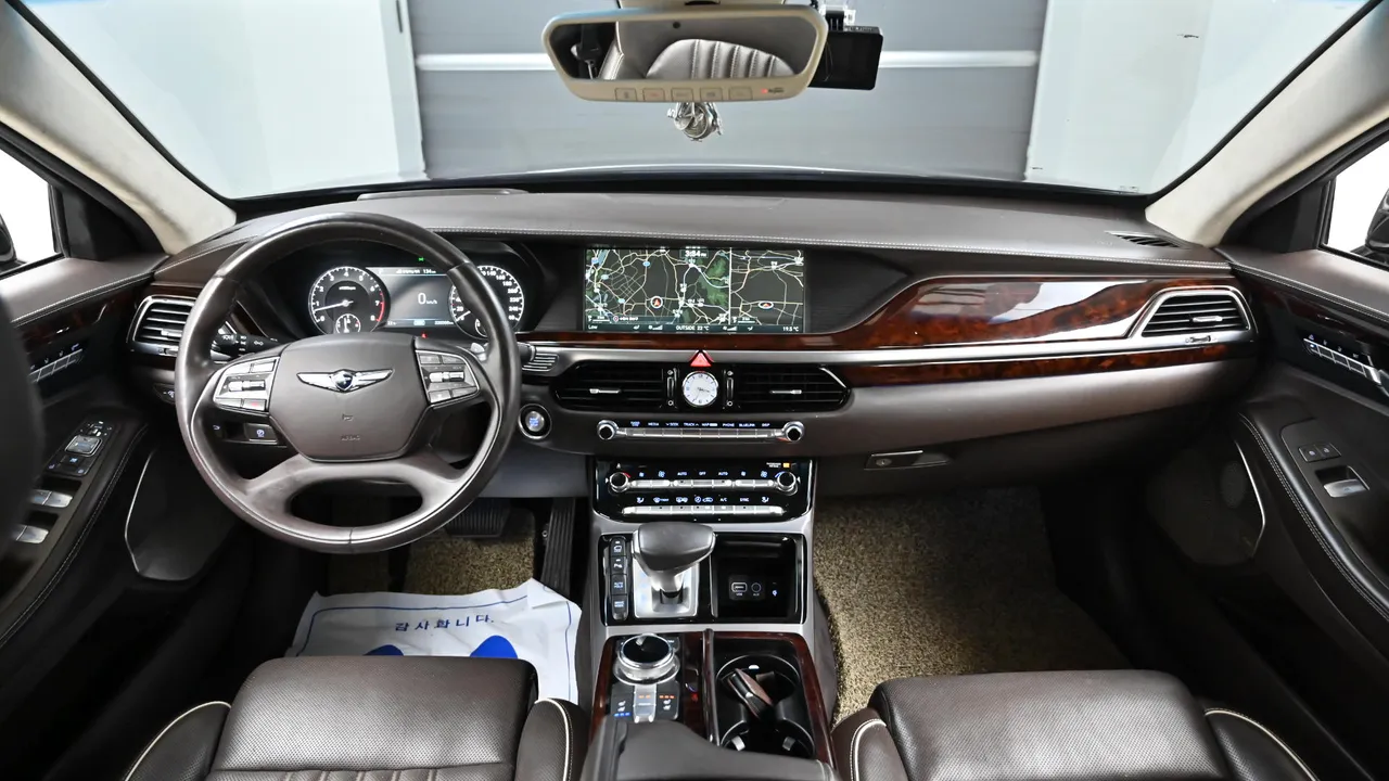 Genesis G90 — miniaturë 7