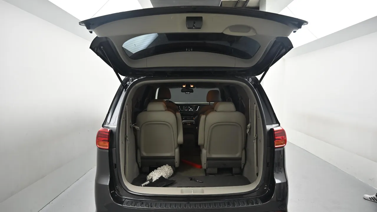 Kia Carnival — miniaturë 19