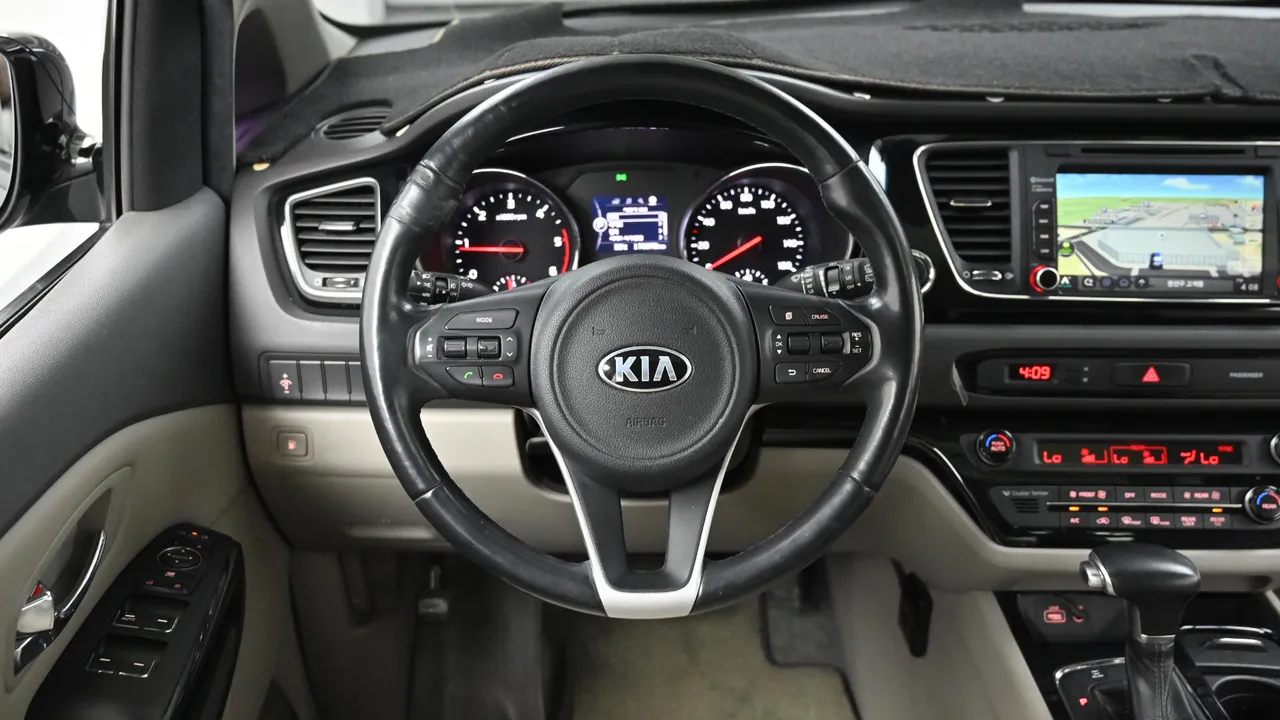 Kia Carnival — miniaturë 31