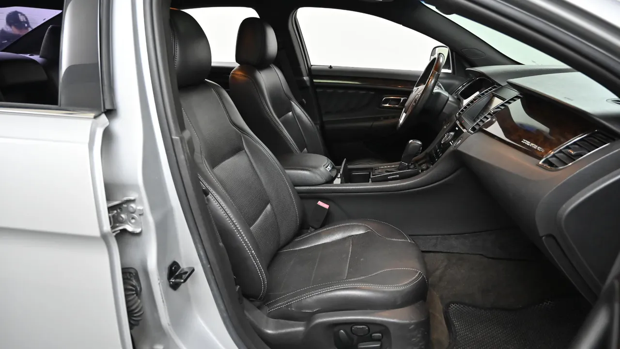 Ford Taurus 6th Generation 2.0 Limited EcoBoost