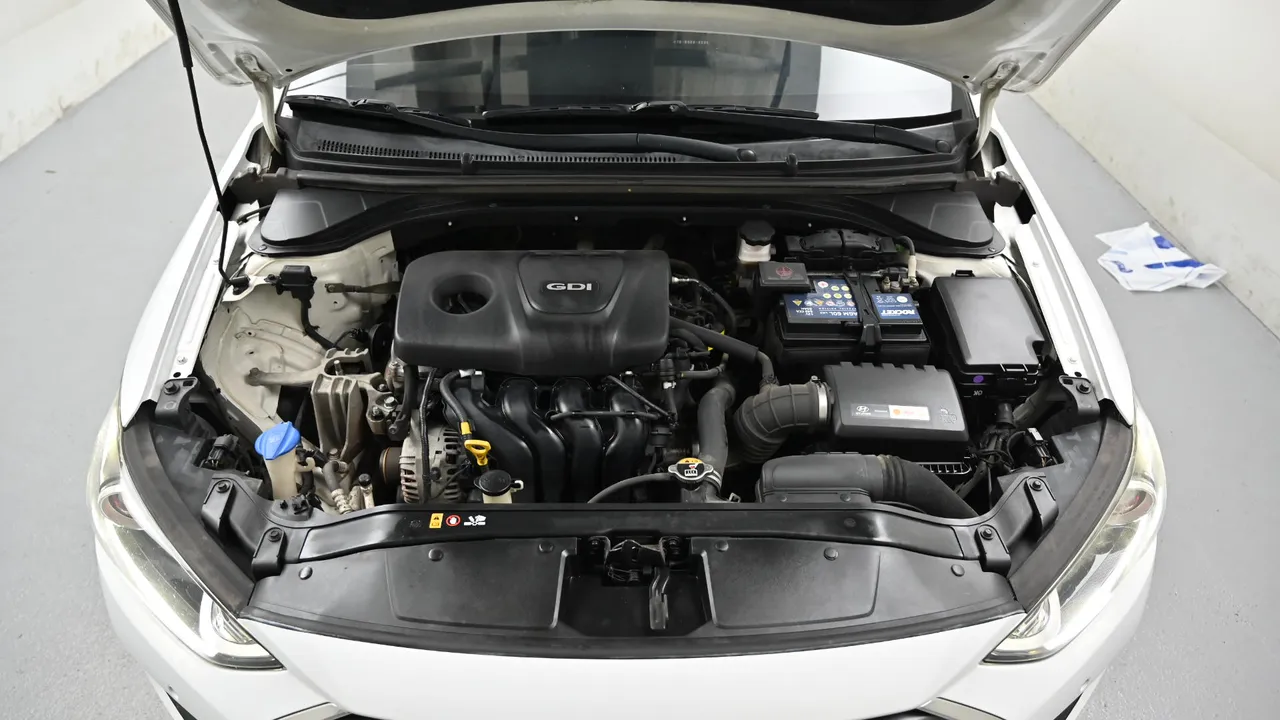 Hyundai Avante — miniaturë 6