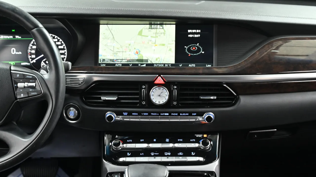 Genesis G90 — miniaturë 14