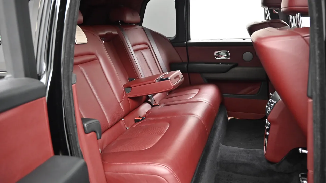 Rolls-Royce Cullinan — miniaturë 12