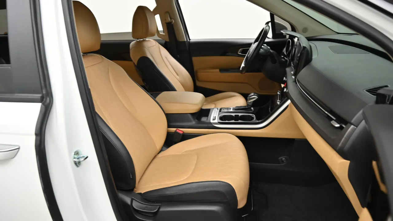 Kia Carnival — miniaturë 10