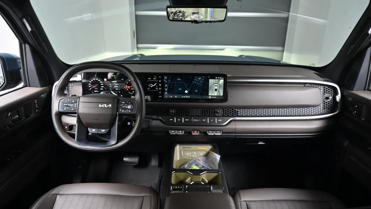 Kia Tasman Gasoline 2.5T 4WD Adventure