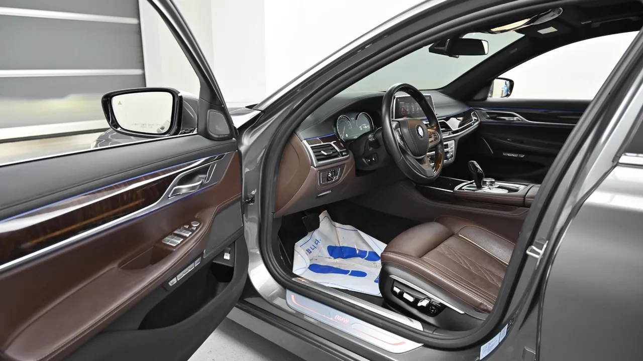 BMW 7er — miniaturë 11