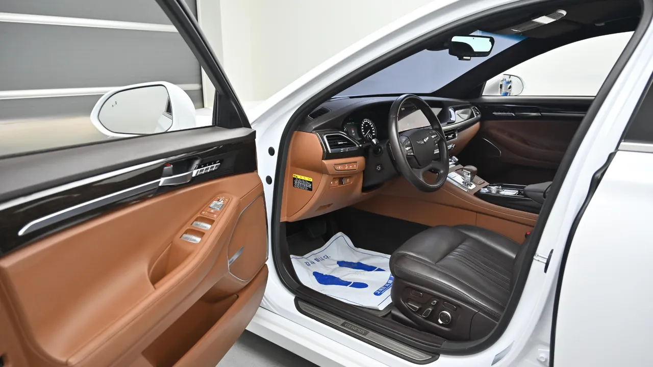 Genesis G90 — miniaturë 11
