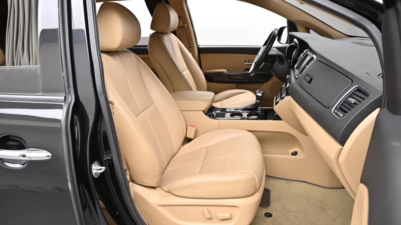 Kia Carnival — miniaturë 10