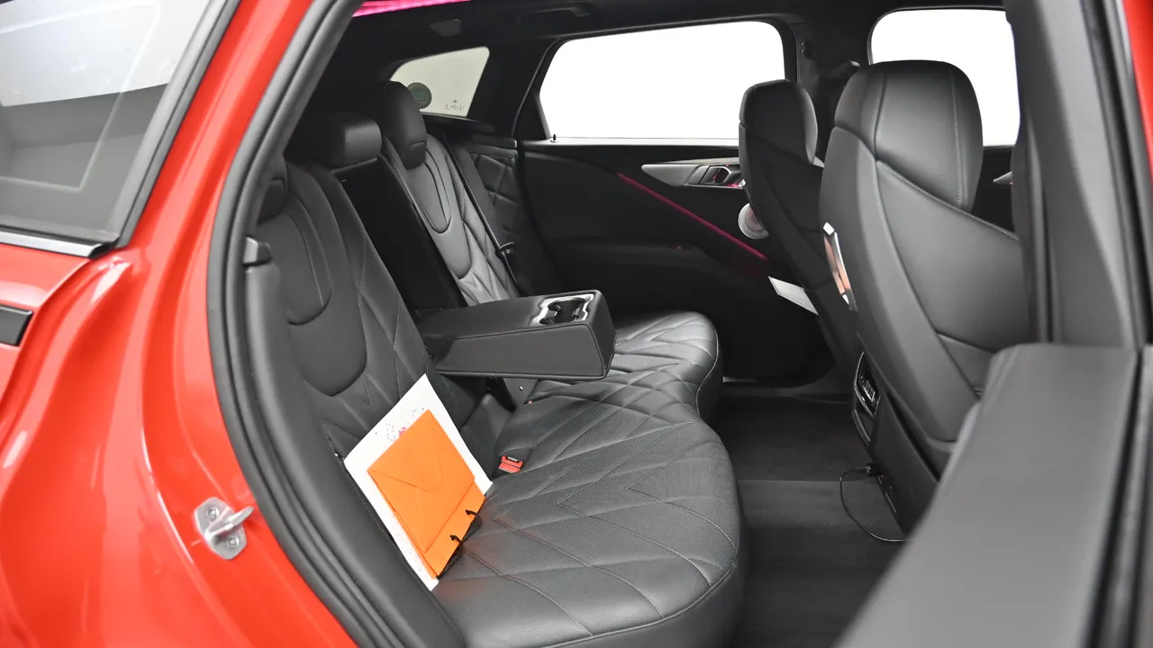 BMW XM — miniaturë 12