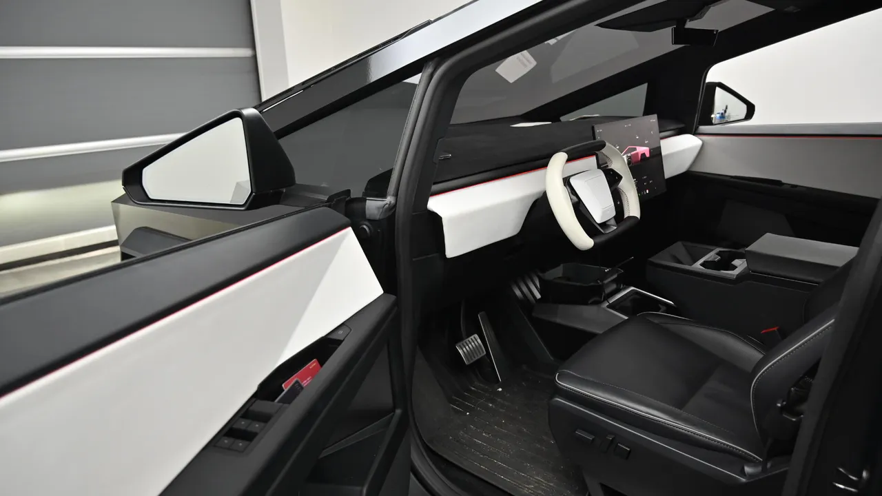 Tesla Cybertruck — miniaturë 11