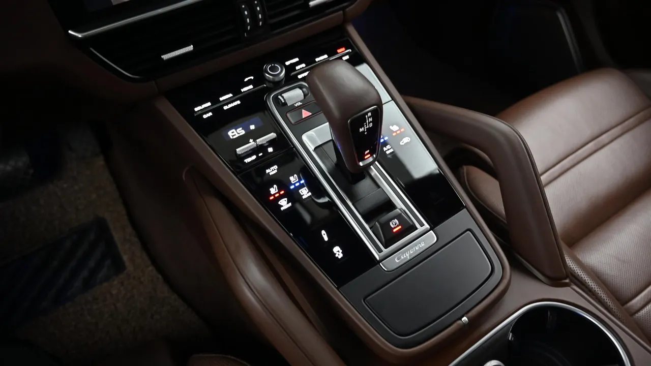 Porsche Cayenne — miniaturë 9