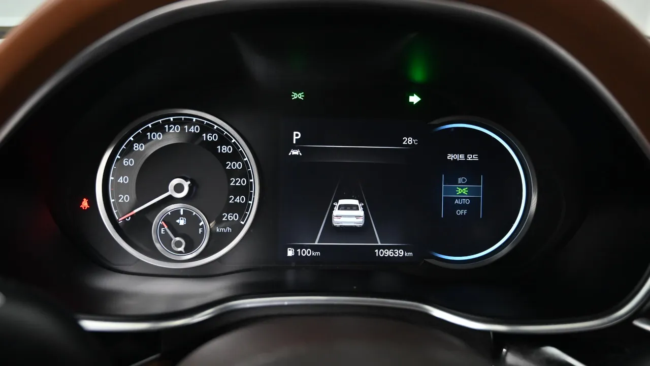 Genesis G80 — miniaturë 8