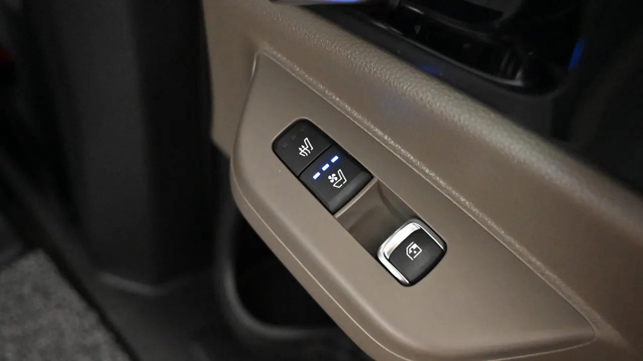 Kia Carnival — miniaturë 16