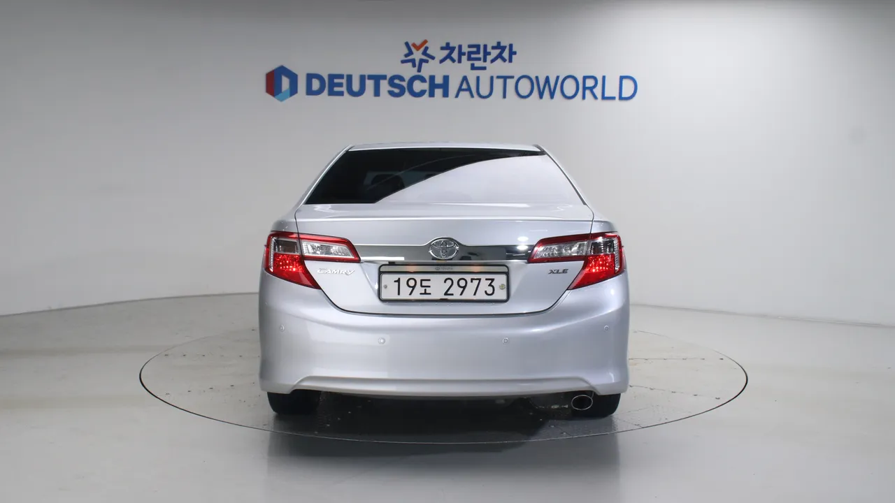 Toyota Camry — miniaturë 4