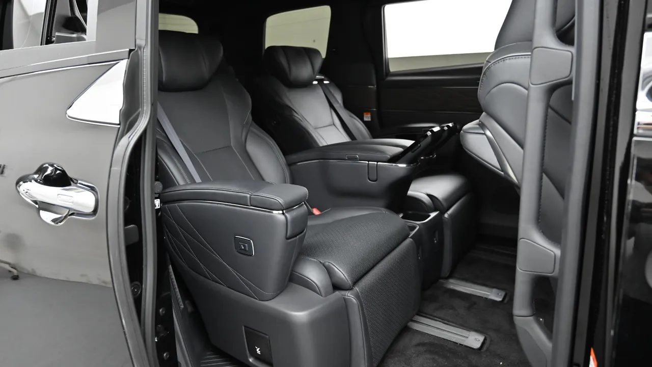 Toyota Alphard — miniaturë 12