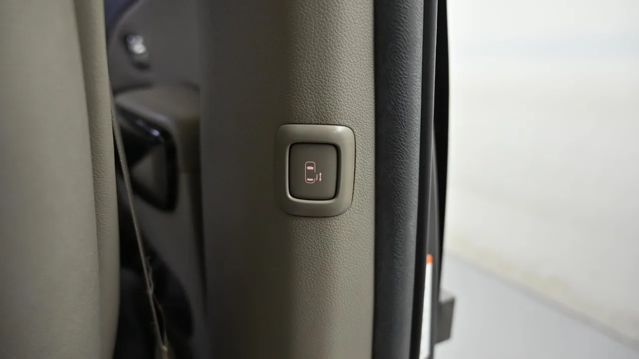 Kia Carnival — miniaturë 17