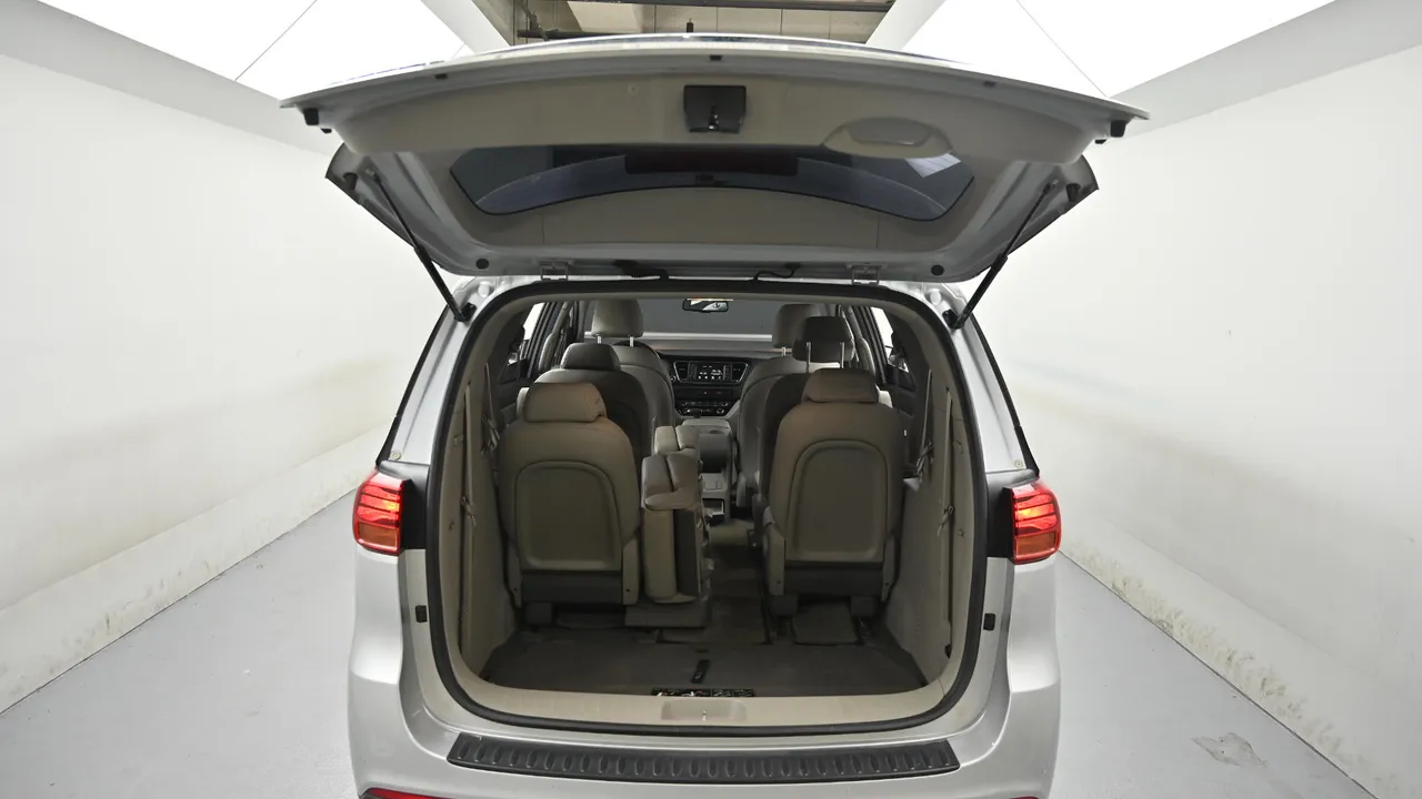 Kia Carnival — miniaturë 19