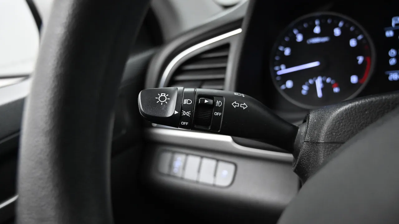 Hyundai Avante — miniaturë 15