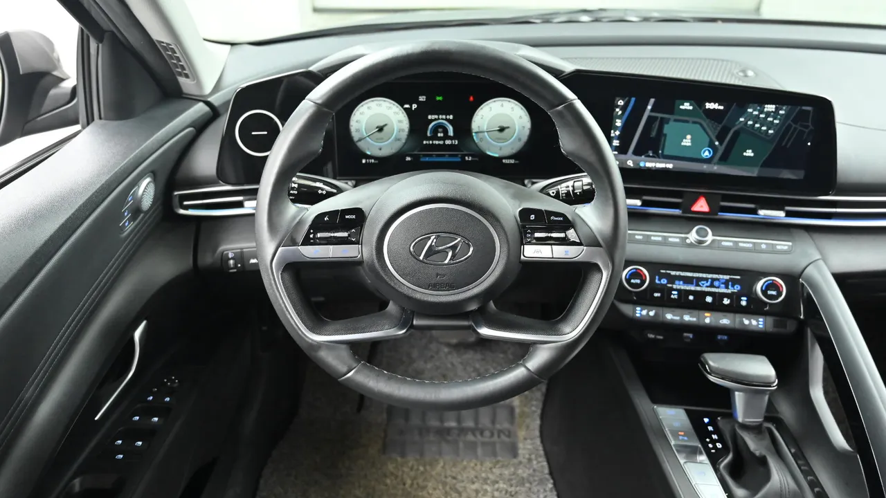 Hyundai Avante — miniaturë 13