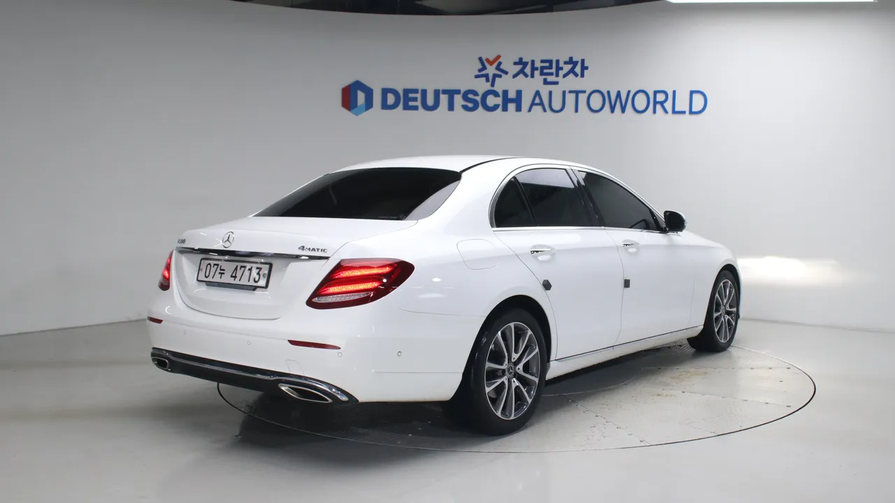 Mercedes-Benz E-klasse — miniaturë 2