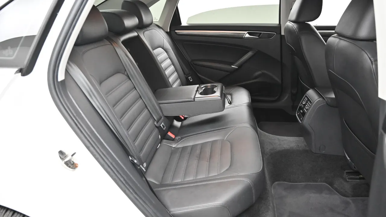 Volkswagen Passat — miniaturë 12